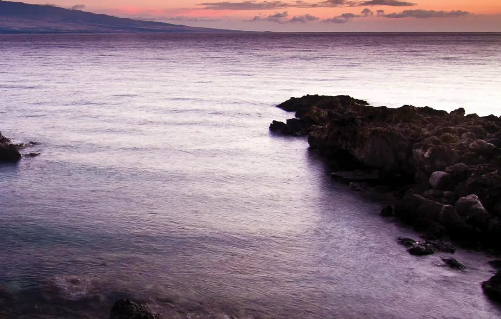 Imagery of an ocean side